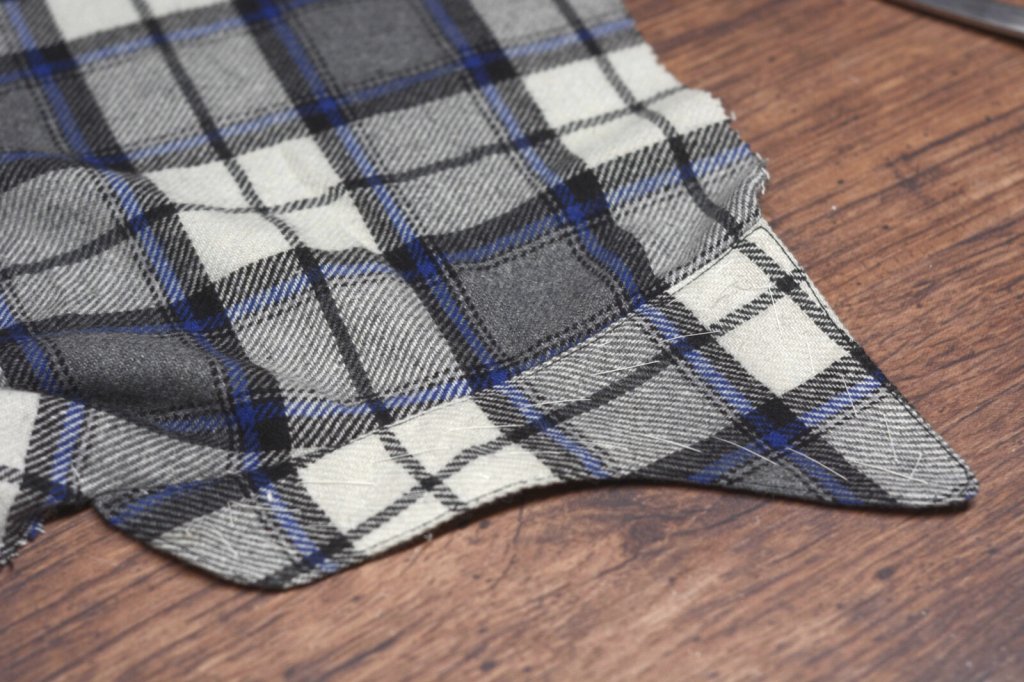 French fly with top stitching and matched plaids.